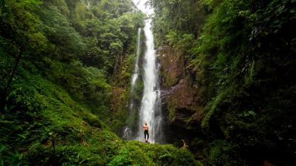 photo Segarnya Berendam di Air Terjun Melanting Desa Gobleg