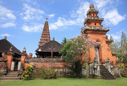 photo Berkunjung ke Cagar Budaya Pura Puru Sada Kapal