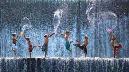 photo Wisata Sungai Tukad Unda Dengan Air Terjun Mini.