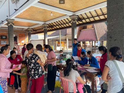 photo Pekan Imunisasi Nasional (PIN) dengan Imunisasi Polio Gratis di Desa Abiansemal Dauh Yeh Cani